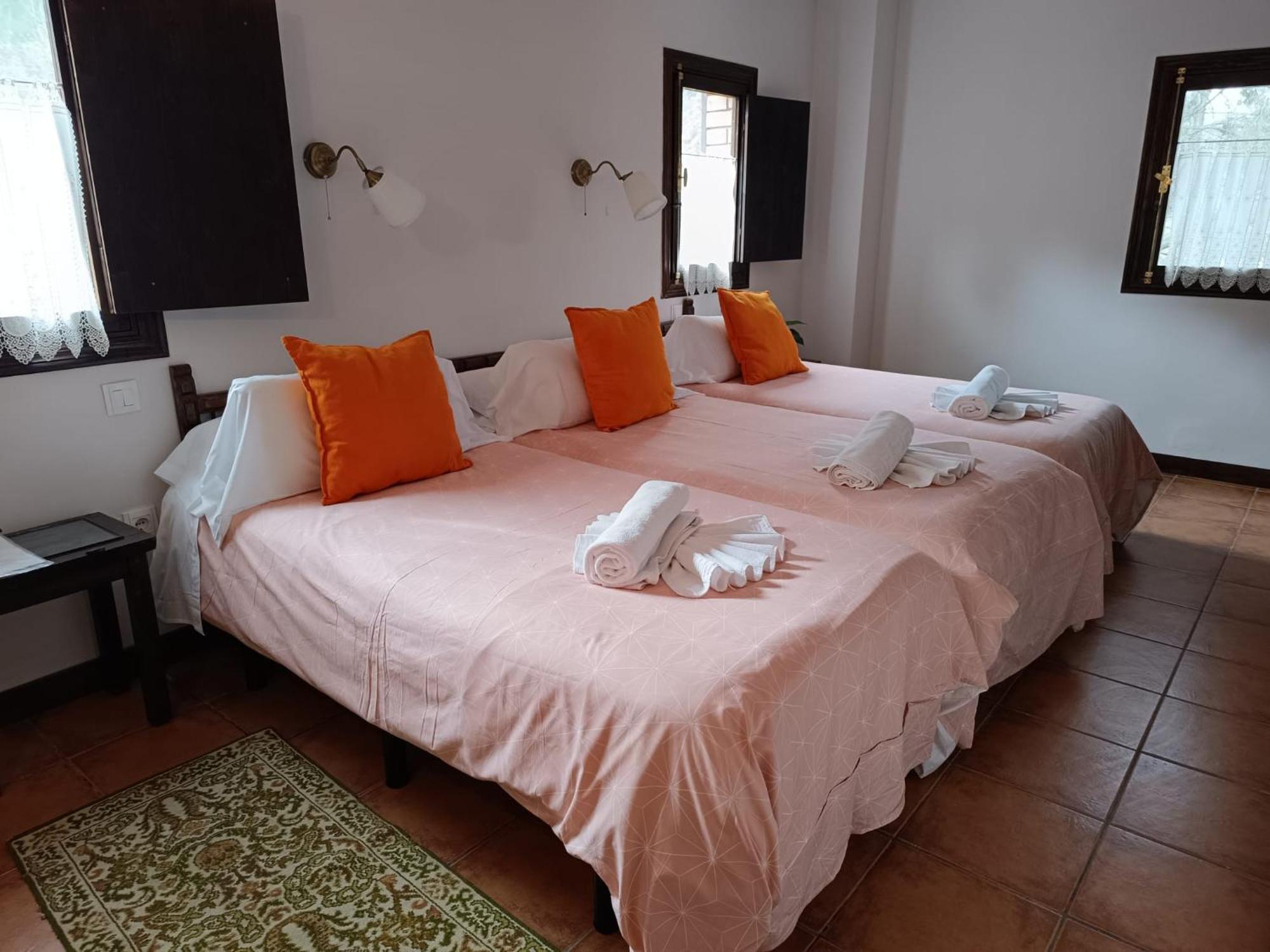 Hotel Rural Don Burguillo El Tiemblo Exterior photo